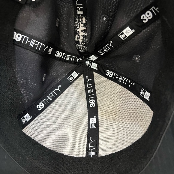 New Era Gray and Black World Series Cap - Picture 9 of 10